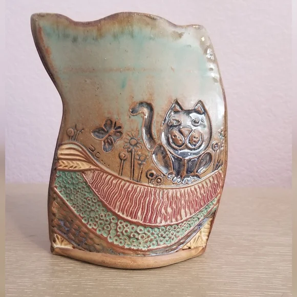 Unique Cat Vase - Picture 1 of 6